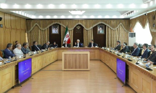 توضیح عارف درباره ماجرای عرضه بنزین با نرخ جدید در کرمان