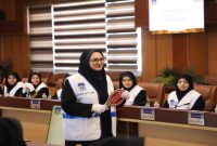 حضور پلیس زن مقابل مدارس دخترانه